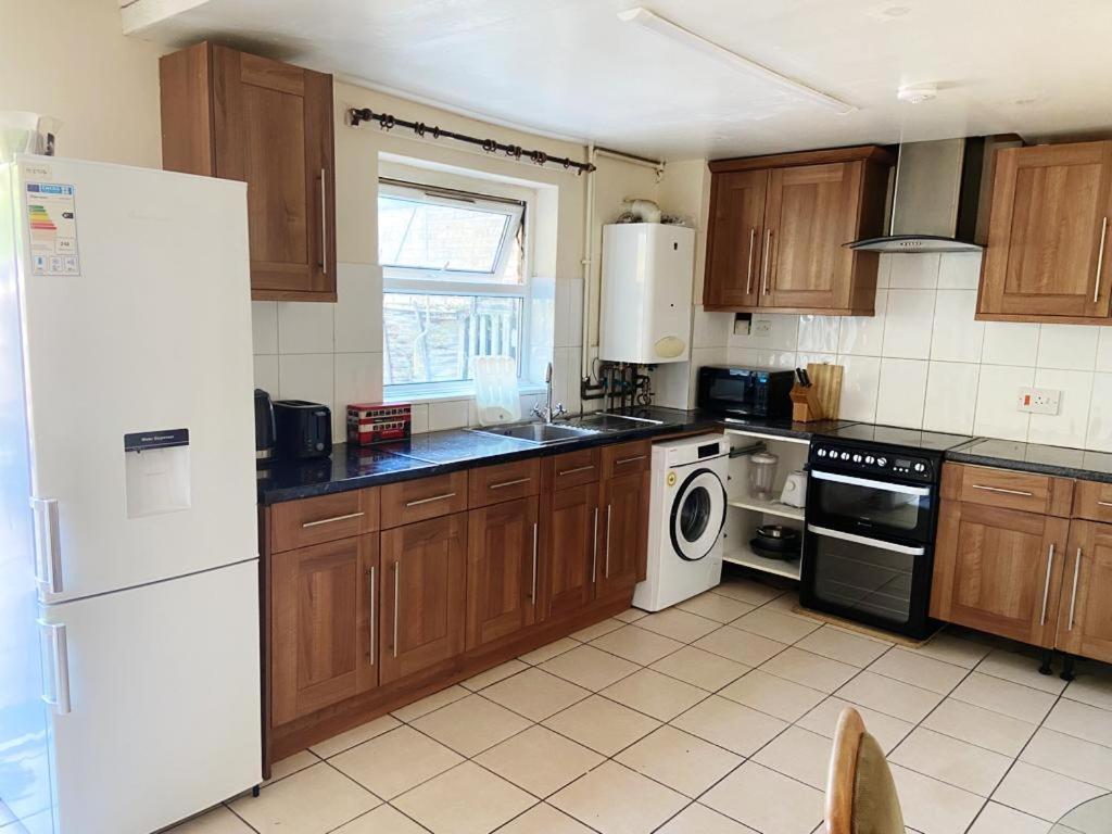 Single And Doubles Rooms Close To Central Londres Extérieur photo